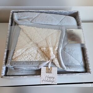 Brand New ELLE DECOR, Quilted Reversible Throw